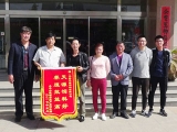 客户送锦旗盛赞：天源KY.COM好 养殖效益高
